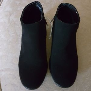 ⚘Black Ankle boots NWOT